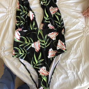 Cupshe One-Piece Swimsuit